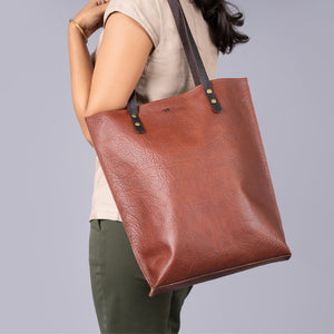 Basic Tote Leather Tote | Bear Necessities Pakistan