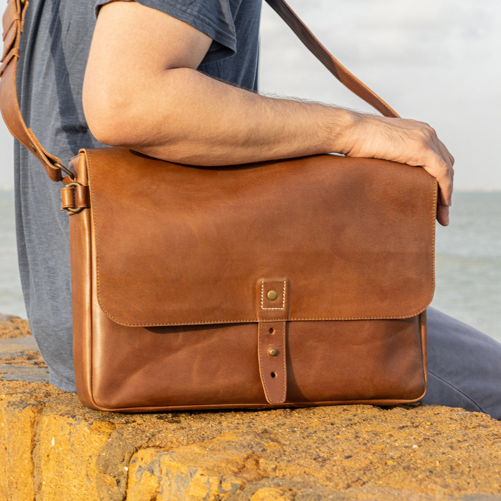 Buy leather messenger outlet bag